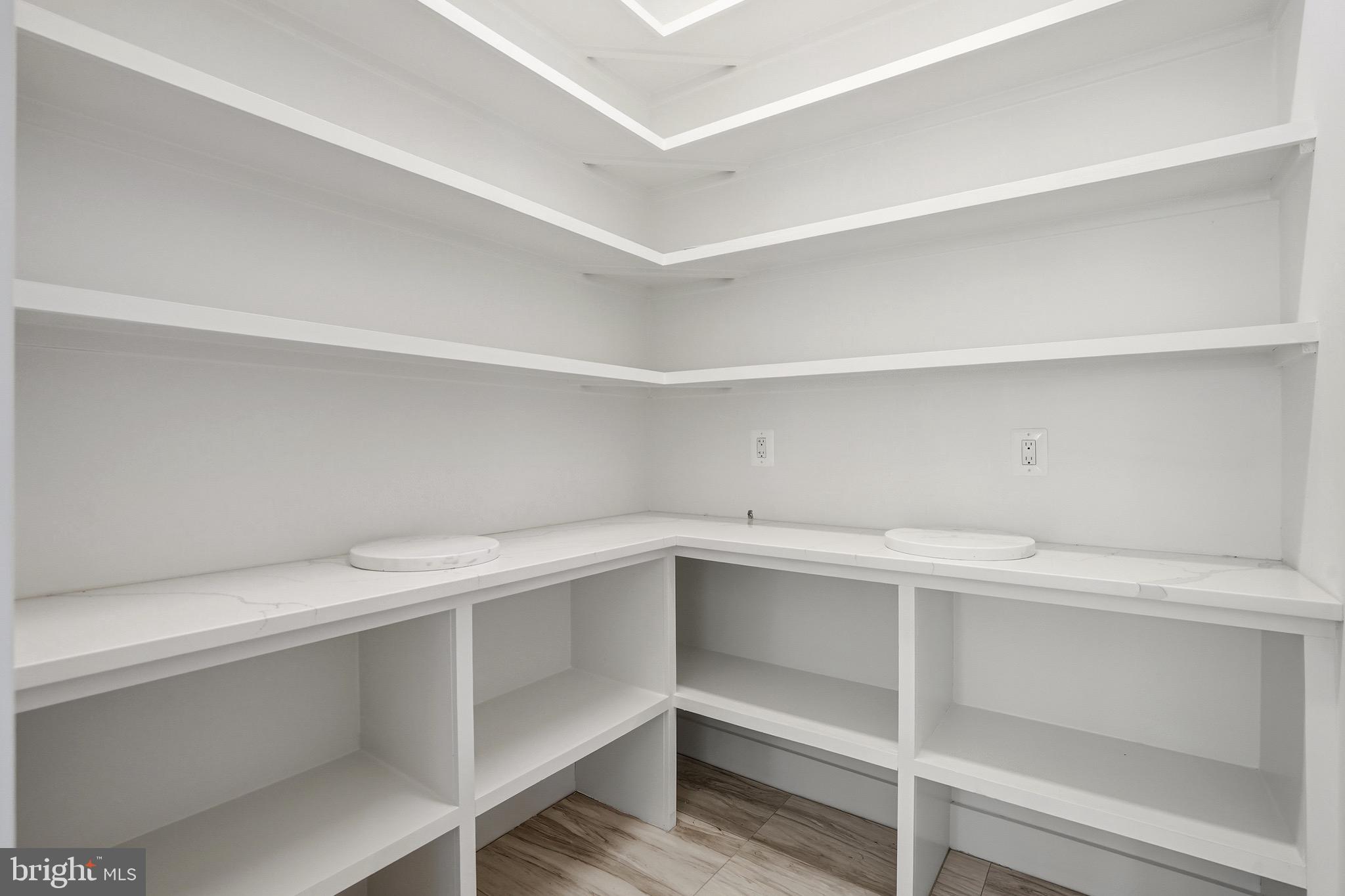 604 Tapawingo Road Southwest Vienna, VA 22180 - Photo 33 of 60