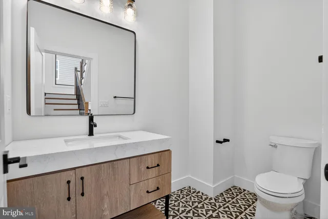 $2,295,000 | 604 Tapawingo Road Southwest, Vienna, VA 22180