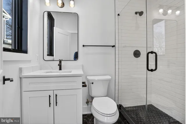 $2,295,000 | 604 Tapawingo Road Southwest, Vienna, VA 22180