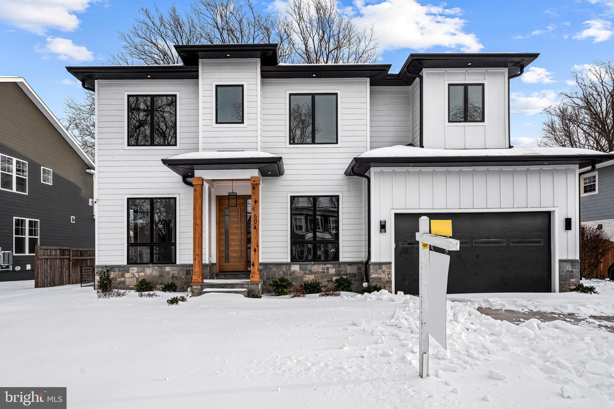 604 Tapawingo Road Southwest Vienna, VA 22180 - Photo 7 of 60