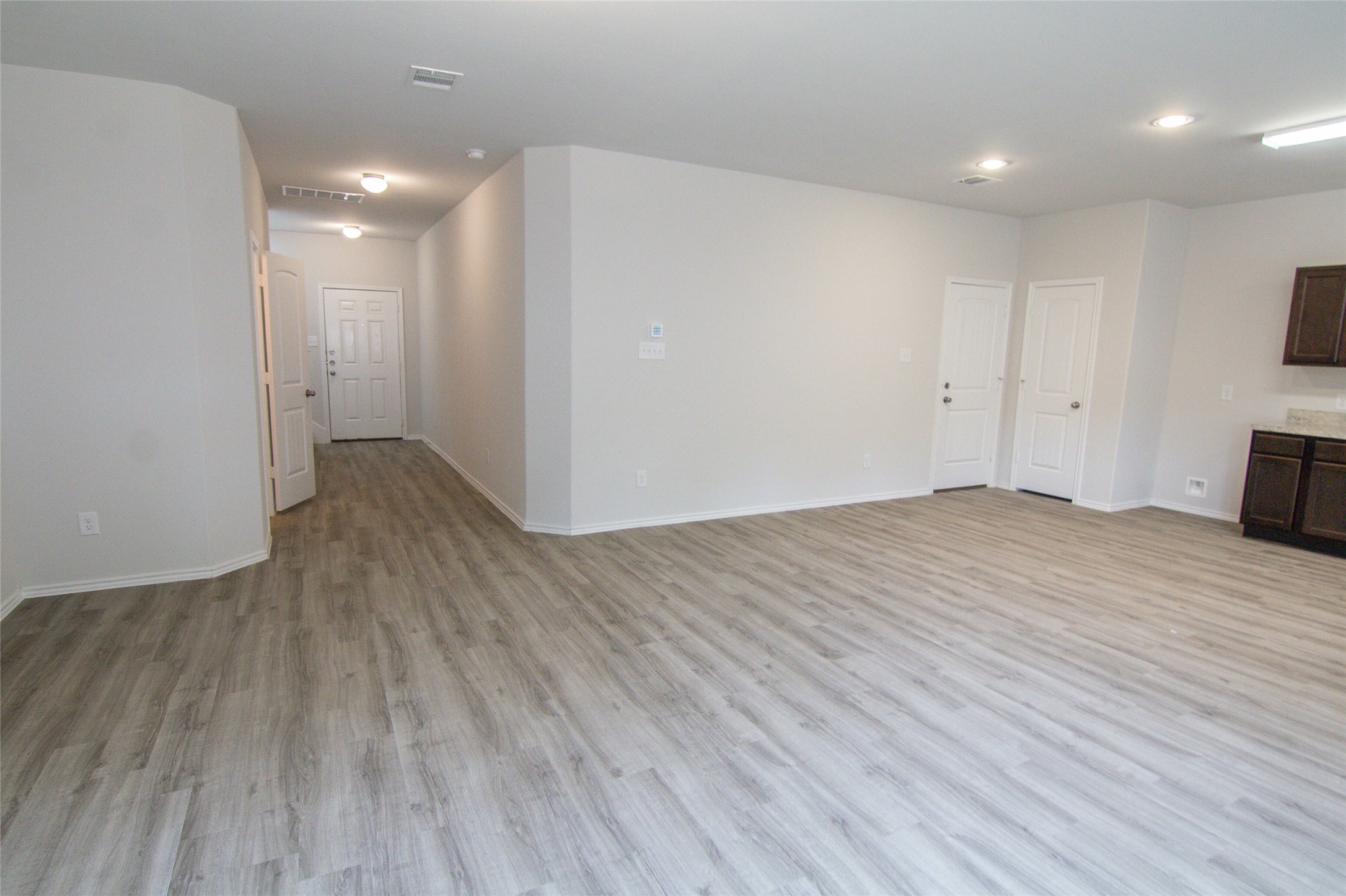 18546 Boomi Ravine Trail Katy, TX 77449 - Photo 8 of 19 Photos may be representative of the floor plan and not the exact home. Finishes, layout, and features of the actual property for lease may vary.