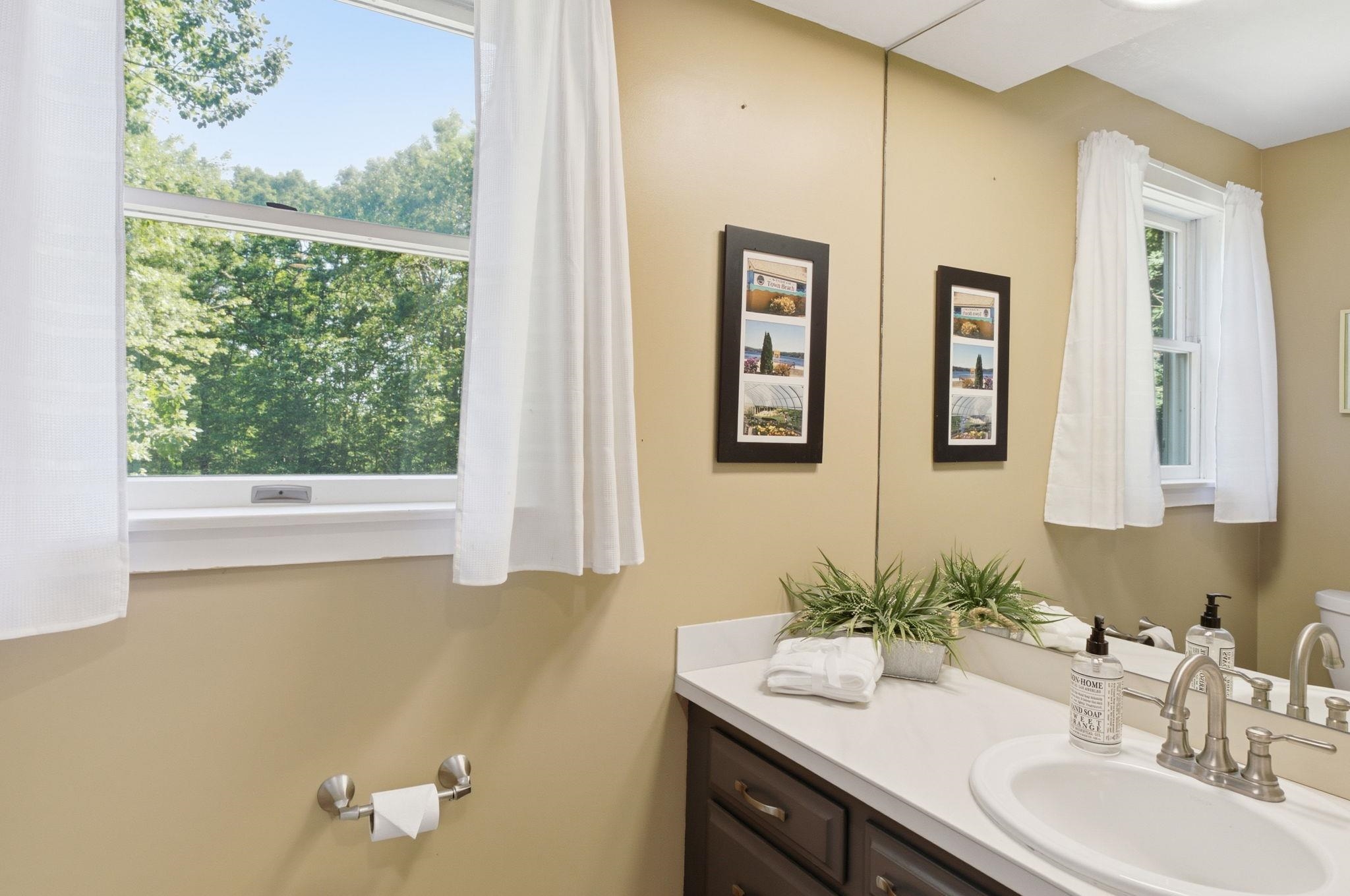 8 Netherwood Road Windham, NH 03087 - Photo 31 of 41