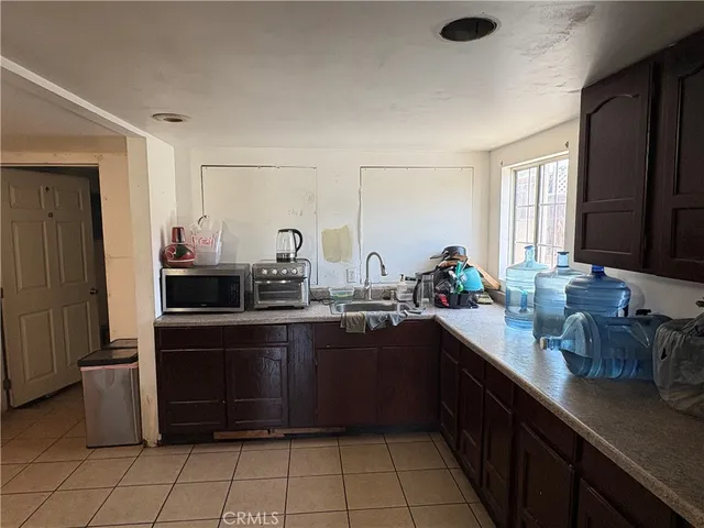 $795,000 | 1610 North Fries Avenue, Wilmington, CA 90744