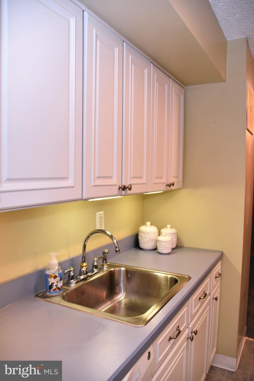 800 Avondale Road, Unit 3G Wallingford, PA 19086 - Photo 24 of 87 Beautiful Cabinets