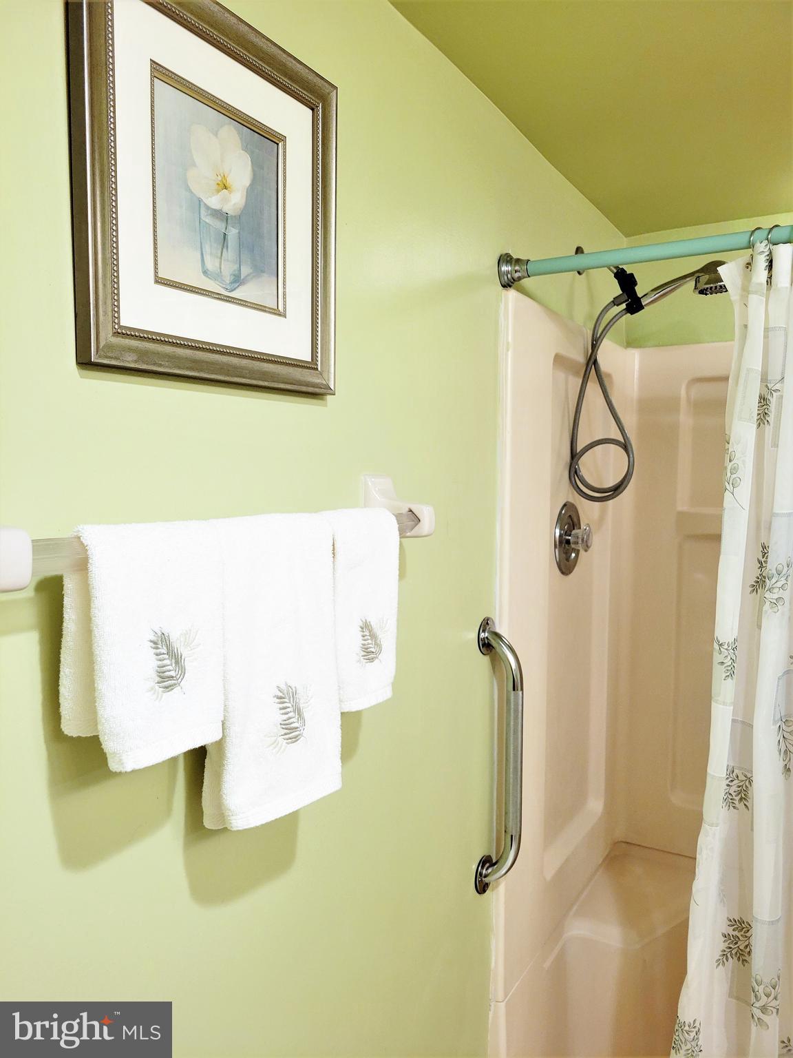 800 Avondale Road, Unit 3G Wallingford, PA 19086 - Photo 63 of 87 Main Bedroom