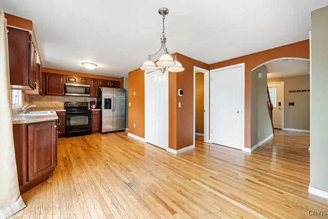 $330,000 | 6055 Jerusalem Drive, Cicero, NY 13039