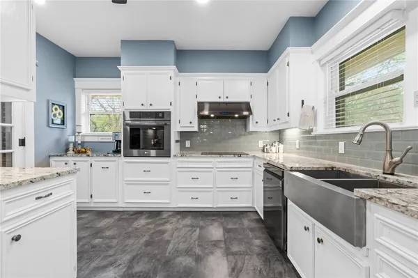 $515,000 | 501 Adams Avenue, McGregor, TX 76657