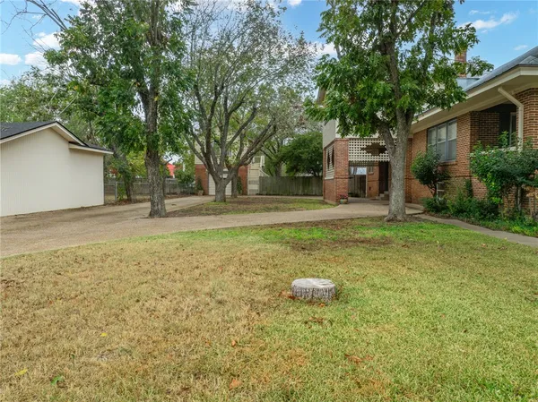 $515,000 | 501 Adams Avenue, McGregor, TX 76657