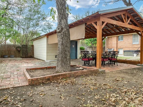 $515,000 | 501 Adams Avenue, McGregor, TX 76657