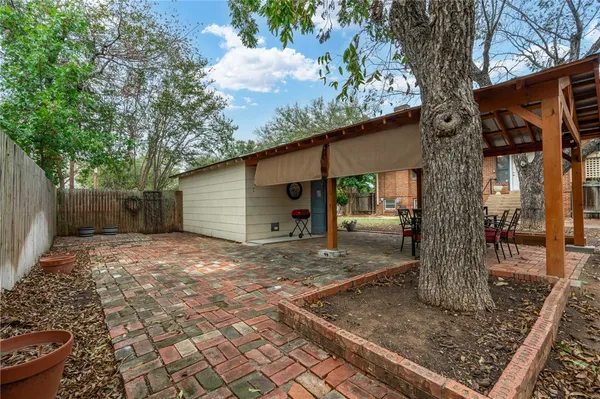 $515,000 | 501 Adams Avenue, McGregor, TX 76657