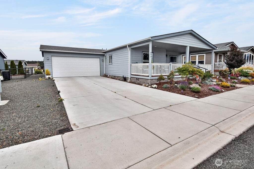 894 North Iris Avenue Sequim, WA 98382 - Photo 3 of 34