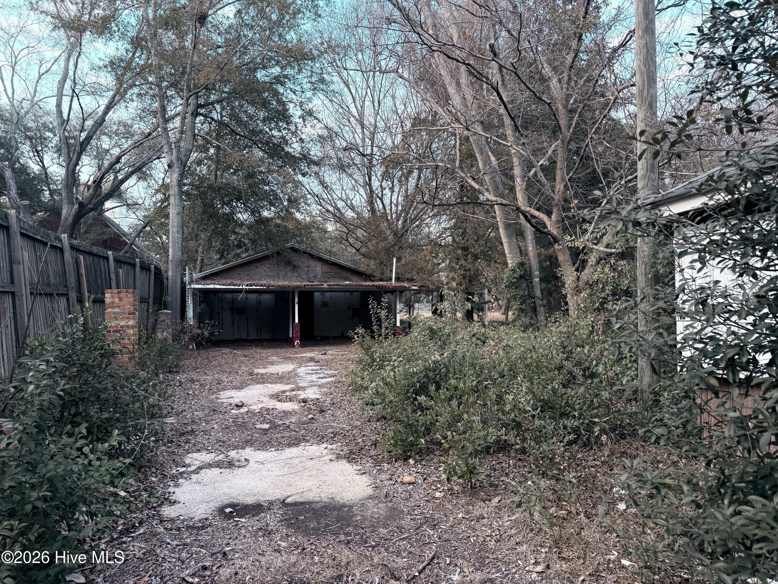 316 Entwistle Street Hamlet, NC 28345 - Photo 7 of 37 driveway