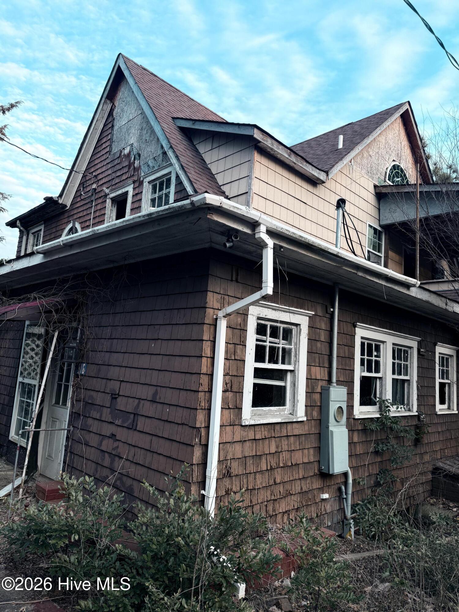 316 Entwistle Street Hamlet, NC 28345 - Photo 9 of 37 side of house