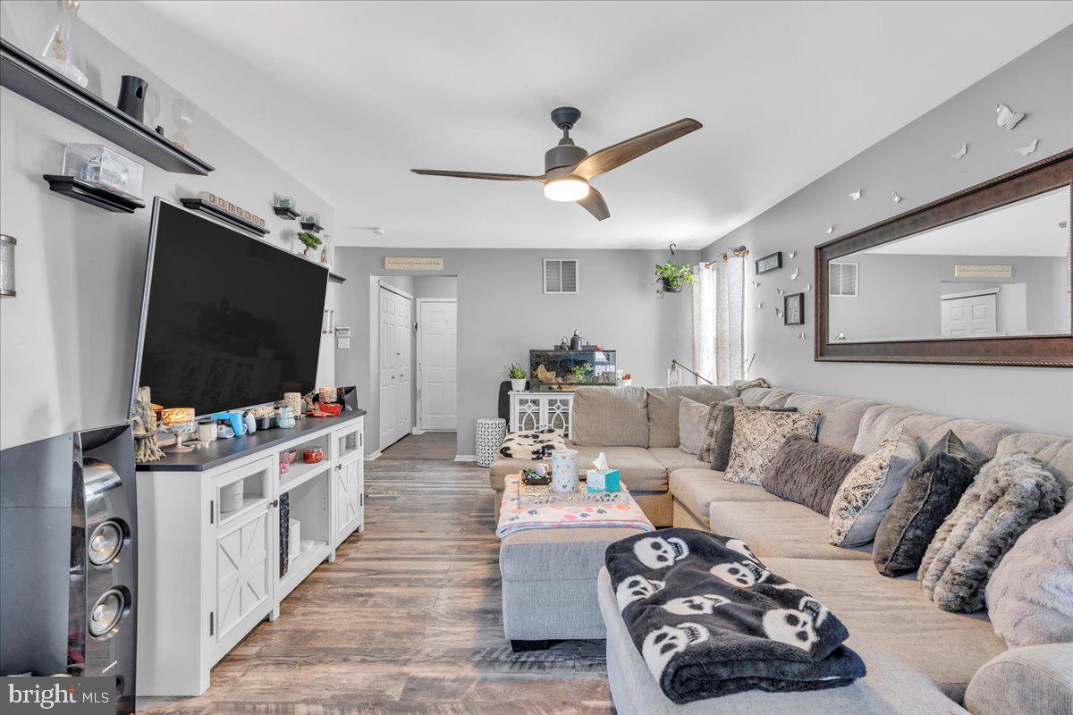 427 Cooper Folly Road Atco, NJ 08004 - Photo 12 of 28 Gallery Image 12