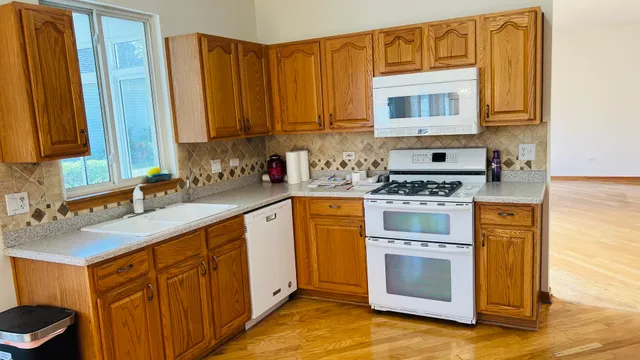 $349,900 | 20827 West Honeysuckle Court, Plainfield, IL 60544