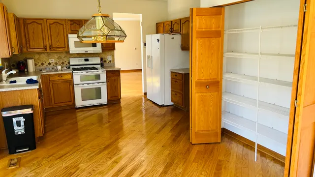 $349,900 | 20827 West Honeysuckle Court, Plainfield, IL 60544