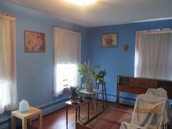 10 Gardner Road Chicopee, MA 01013 - Photo 4 of 10