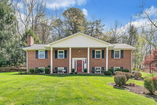 $464,950 | 3 Pine View Drive, Radford, VA 24141