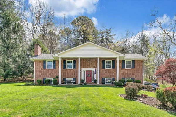 $464,950 | 3 Pine View Drive, Radford, VA 24141