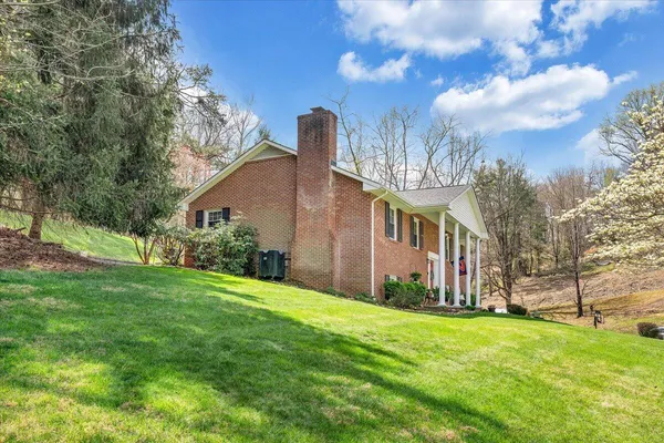 $464,950 | 3 Pine View Drive, Radford, VA 24141