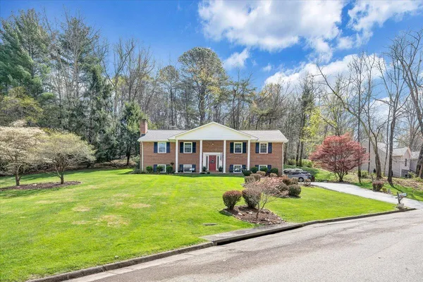 $464,950 | 3 Pine View Drive, Radford, VA 24141