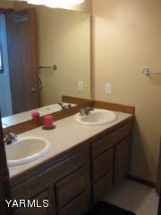 971 Sheep Co Road Selah, WA 98942 - Photo 14 of 44 a bathroom with a sink and a vanity