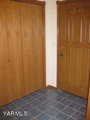 971 Sheep Co Road Selah, WA 98942 - Photo 4 of 44 a view of an empty room