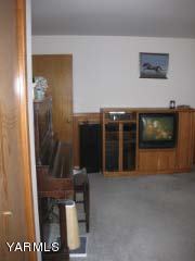 971 Sheep Co Road Selah, WA 98942 - Photo 9 of 44 a view of a room
