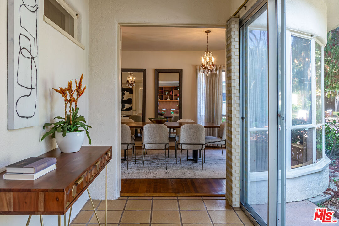 540 Adelaide Drive Santa Monica, CA 90402 - Photo 14 of 45 a view of a livingroom with furniture and front door
