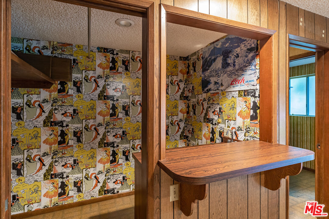 540 Adelaide Drive Santa Monica, CA 90402 - Photo 19 of 45 a room with storage and utility room