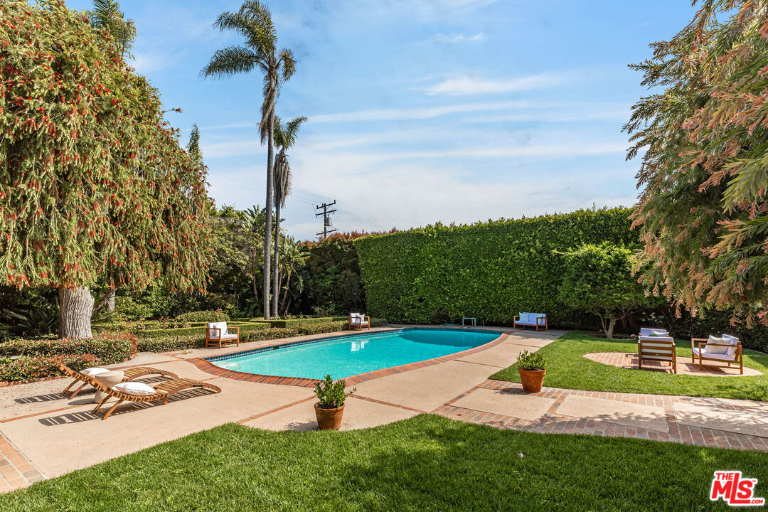 540 Adelaide Drive Santa Monica, CA 90402 - Photo 22 of 45 a view of a park with large trees