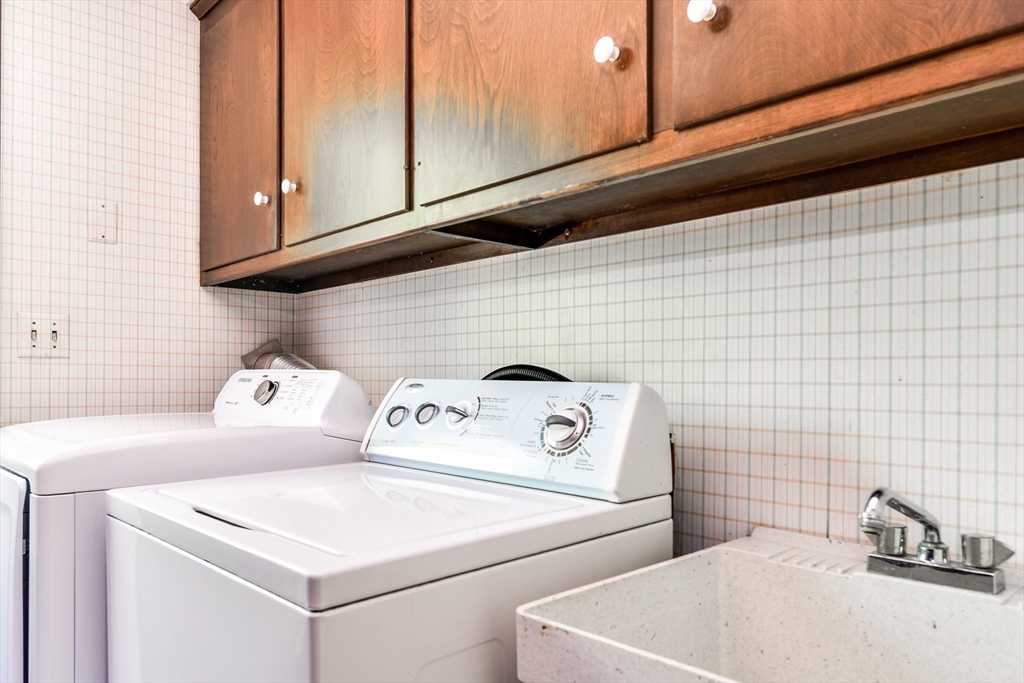 54 Yorkshire Road Dover, MA 02030 - Photo 15 of 26