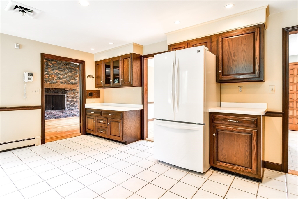 54 Yorkshire Road Dover, MA 02030 - Photo 10 of 26