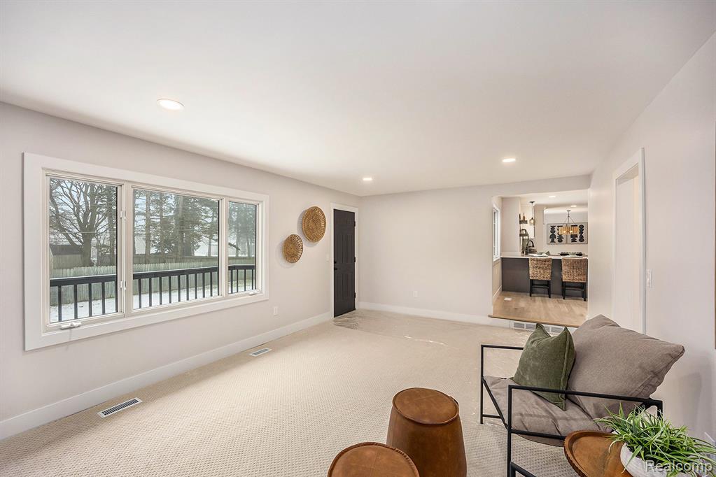 54232 Mound Road Utica, MI 48316 - Photo 13 of 21