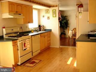 1975 Merlin Road Philadelphia, PA 19116 - Photo 2 of 6 Gallery Image 2
