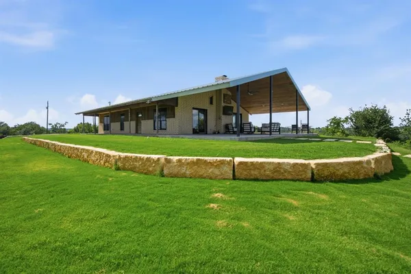 $2,100,000 | 3035 County Road 162, Stephenville, TX 76401