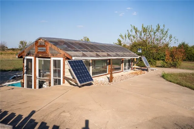 $595,000 | 4539 Neosho Road, Wellsville, KS 66092