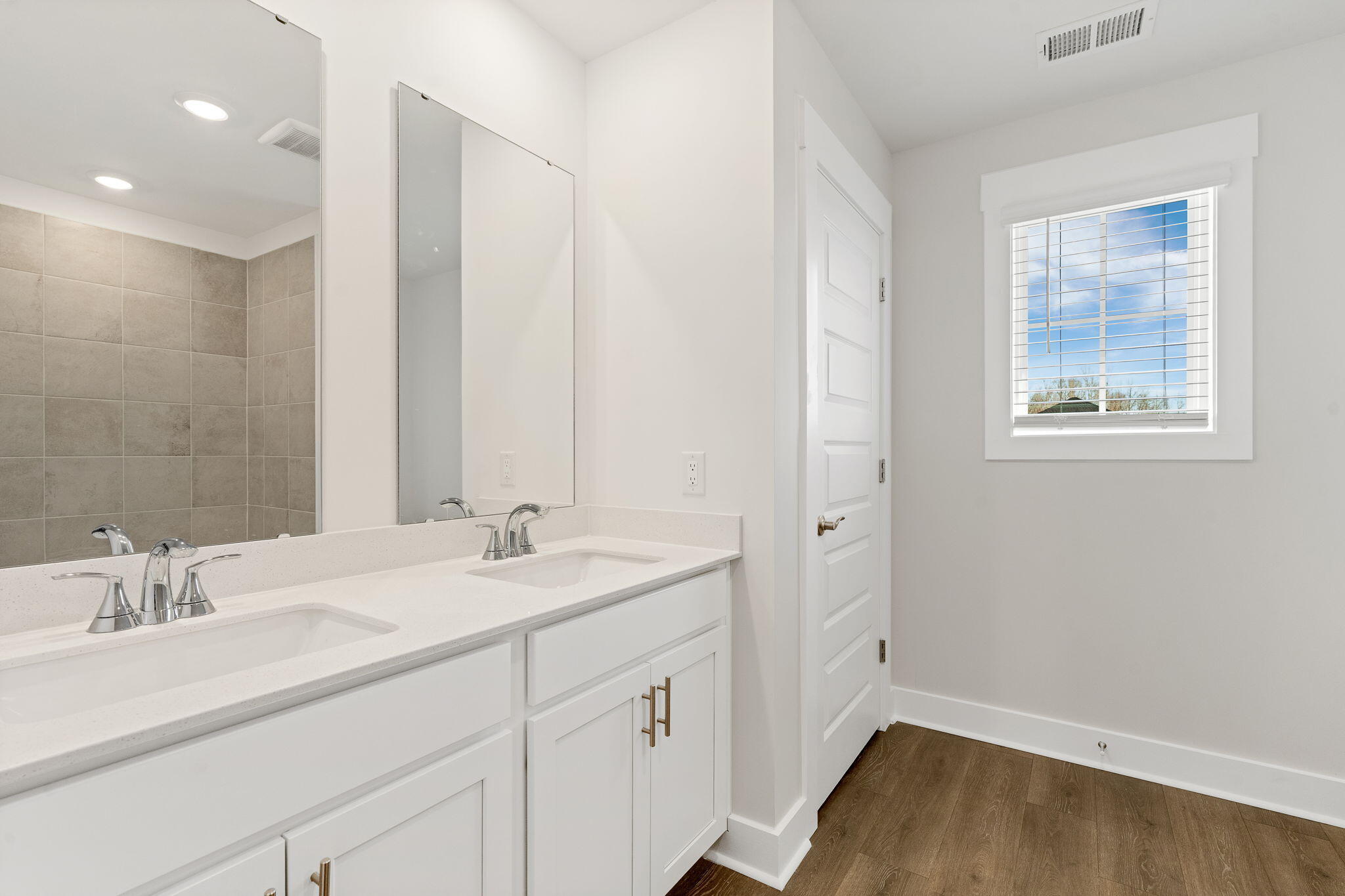 356 Calm Water Way Summerville, SC 29486 - Photo 43 of 79 Third Bathroom