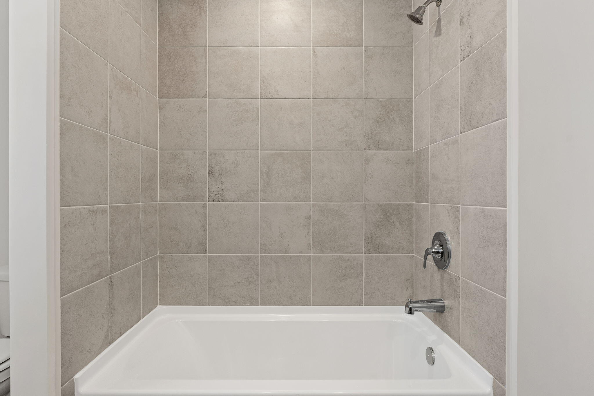 356 Calm Water Way Summerville, SC 29486 - Photo 44 of 79 Tile Tub