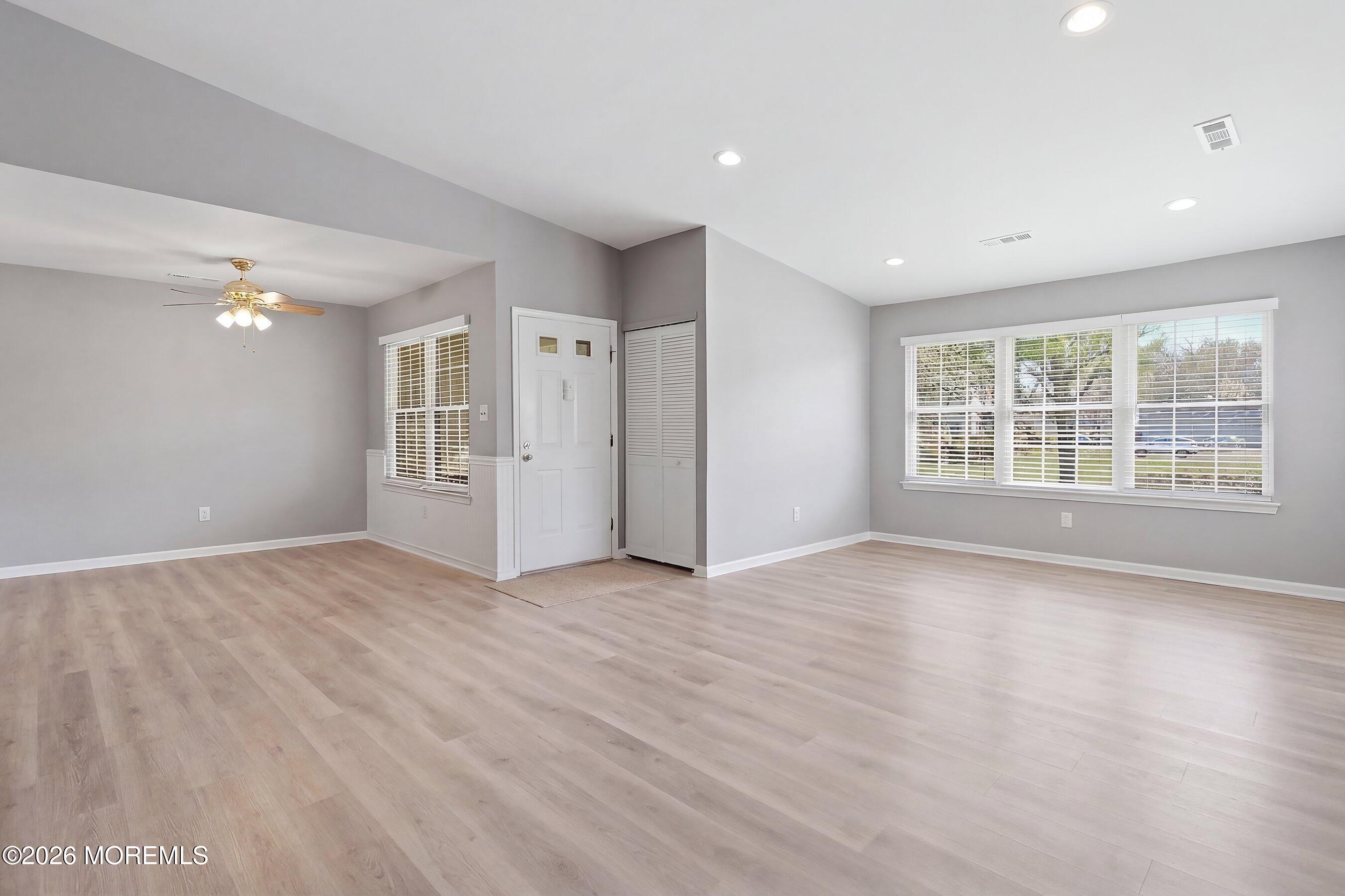 1 Boxwood Terrace, Unit 243 Red Bank, NJ 07701 - Photo 5 of 27 13-Living Dining 1 empty