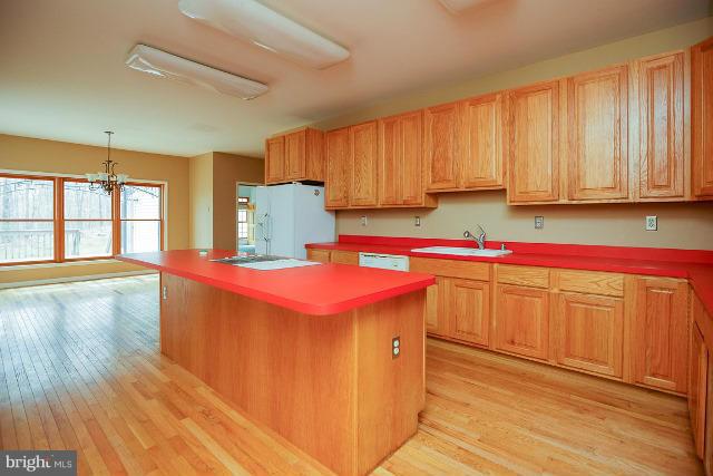 9003 Dogwood Road Baltimore, MD 21244 - Photo 7 of 25 Interior (General)