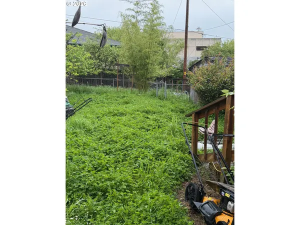 $125,000 | 332 Southeast Pitzer Street, Roseburg, OR 97470