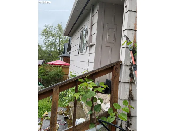 $125,000 | 332 Southeast Pitzer Street, Roseburg, OR 97470