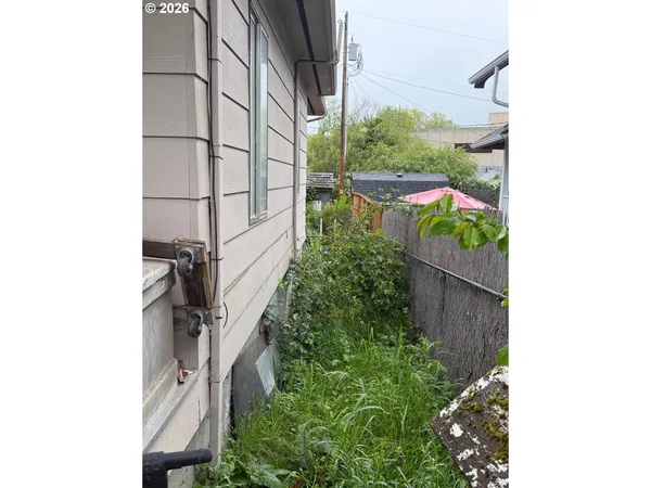 $125,000 | 332 Southeast Pitzer Street, Roseburg, OR 97470