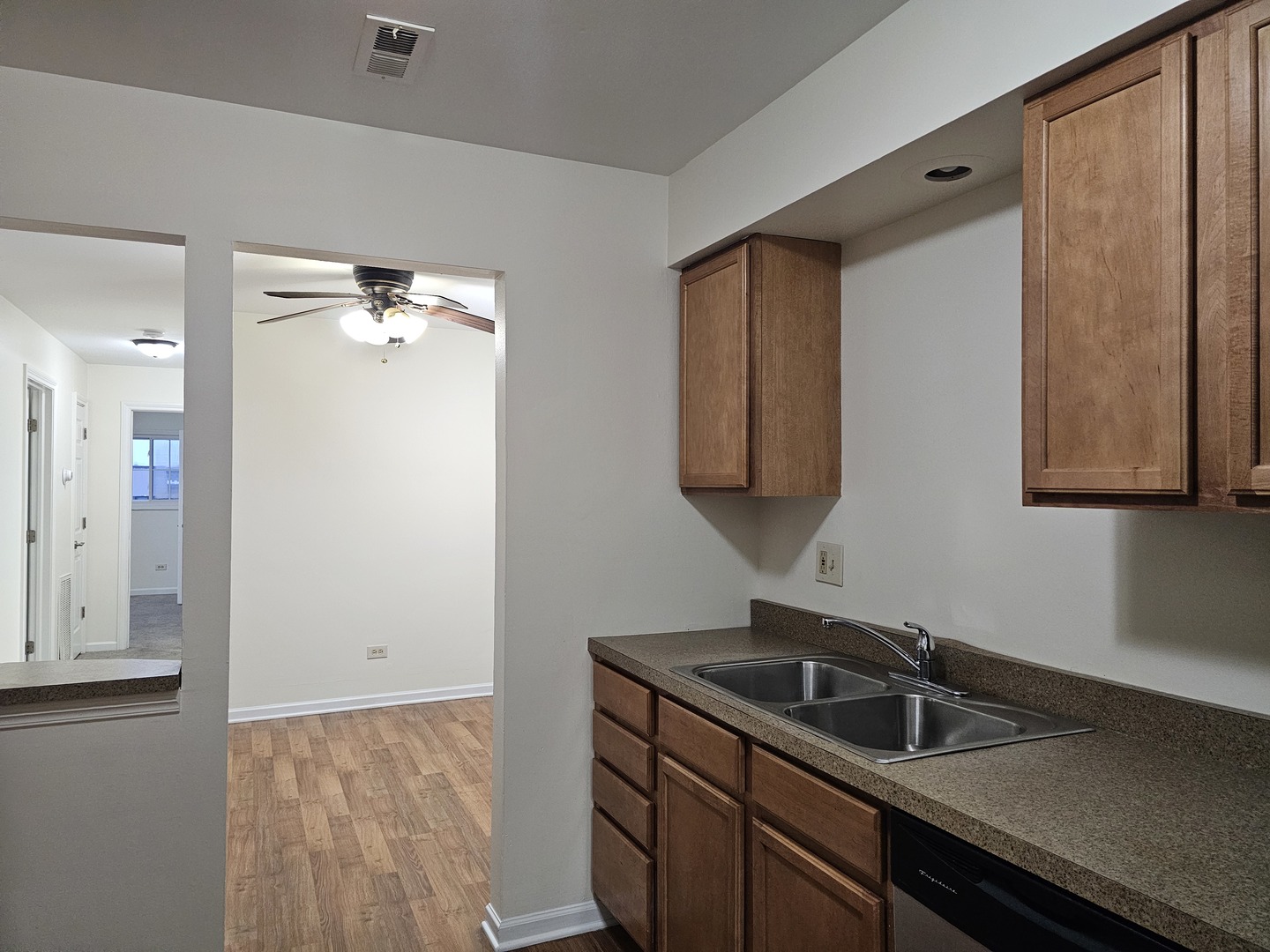 833 Village Quarter Road, Unit G7 West Dundee, IL 60118 - Photo 14 of 29