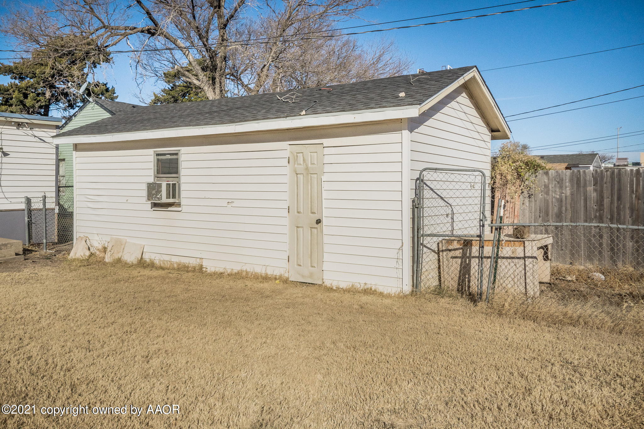 3611 South Monroe Street Amarillo, TX 79110 - Photo 19 of 19 Garage 2