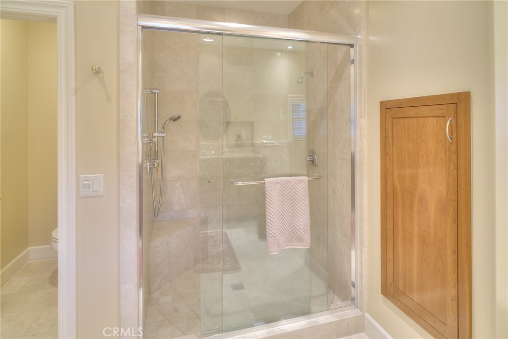 415 Hurleton Road Oroville, CA 95966 - Photo 30 of 70 Walk-in shower, guest suite
