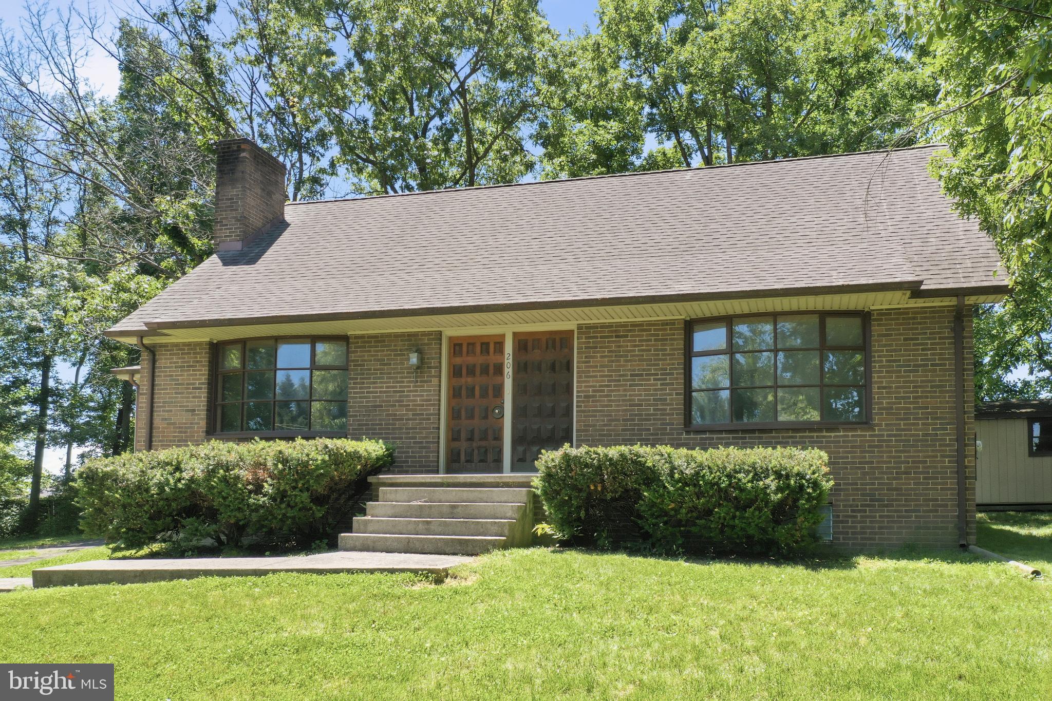 206 Dogwood Road Winchester, VA 22602 - Photo 4 of 39 Front