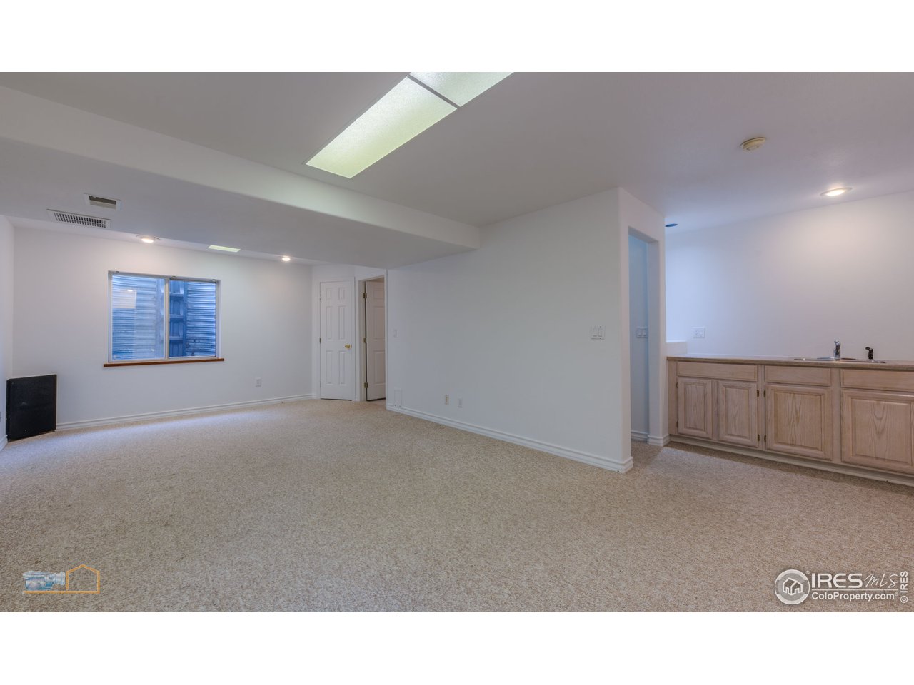 5933 Wellington Road Boulder, CO 80301 - Photo 24 of 39 a open hall with a bench