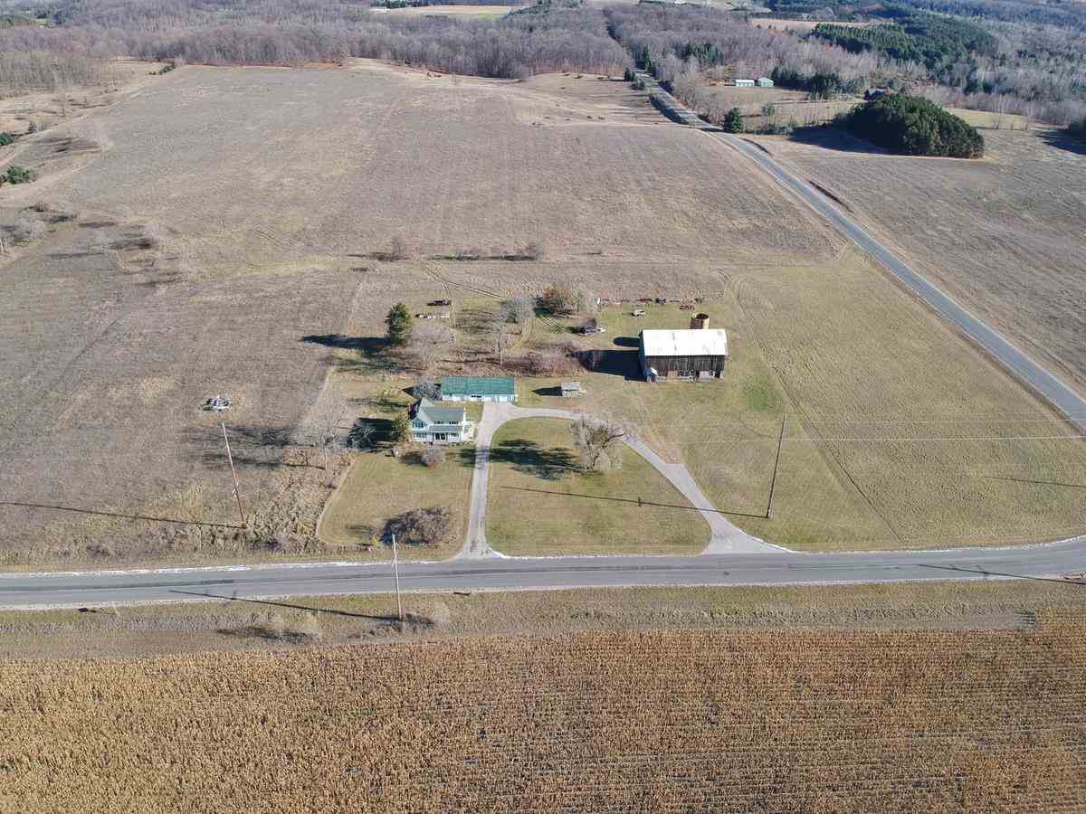3411 South Center Otto Road Suttons Bay, MI 49682 - Photo 37 of 51 1895309-37.JPG